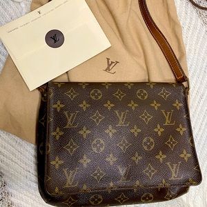 ✈️SOLD✈️ Authentic LV Monogram Musette Tango Bag
